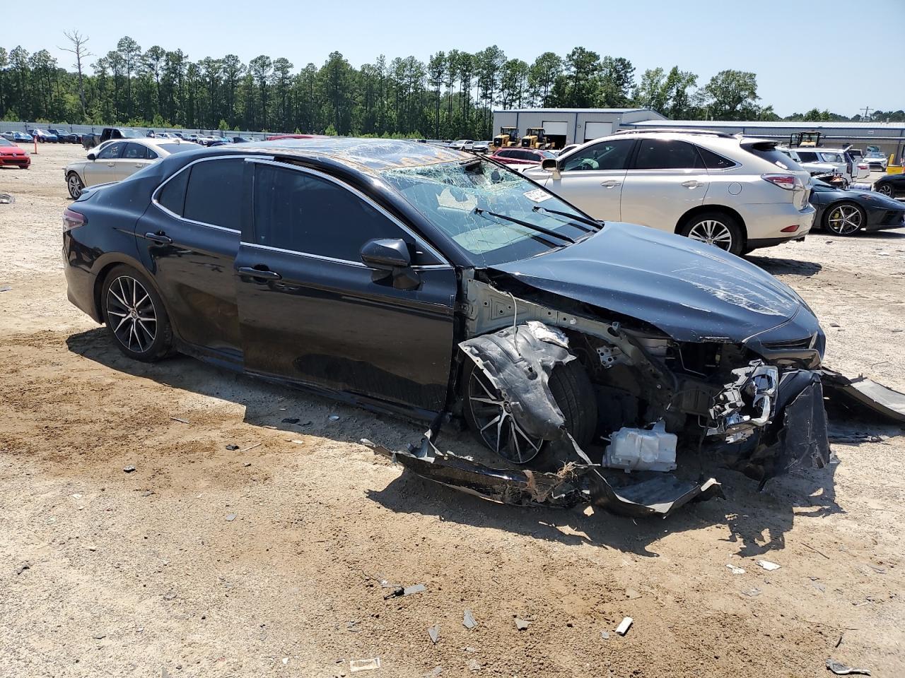 2021 Toyota Camry Se - Фото 4