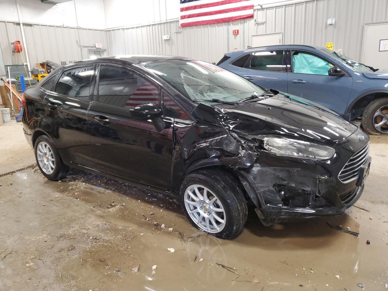 2019 Ford Fiesta S - Фото 4