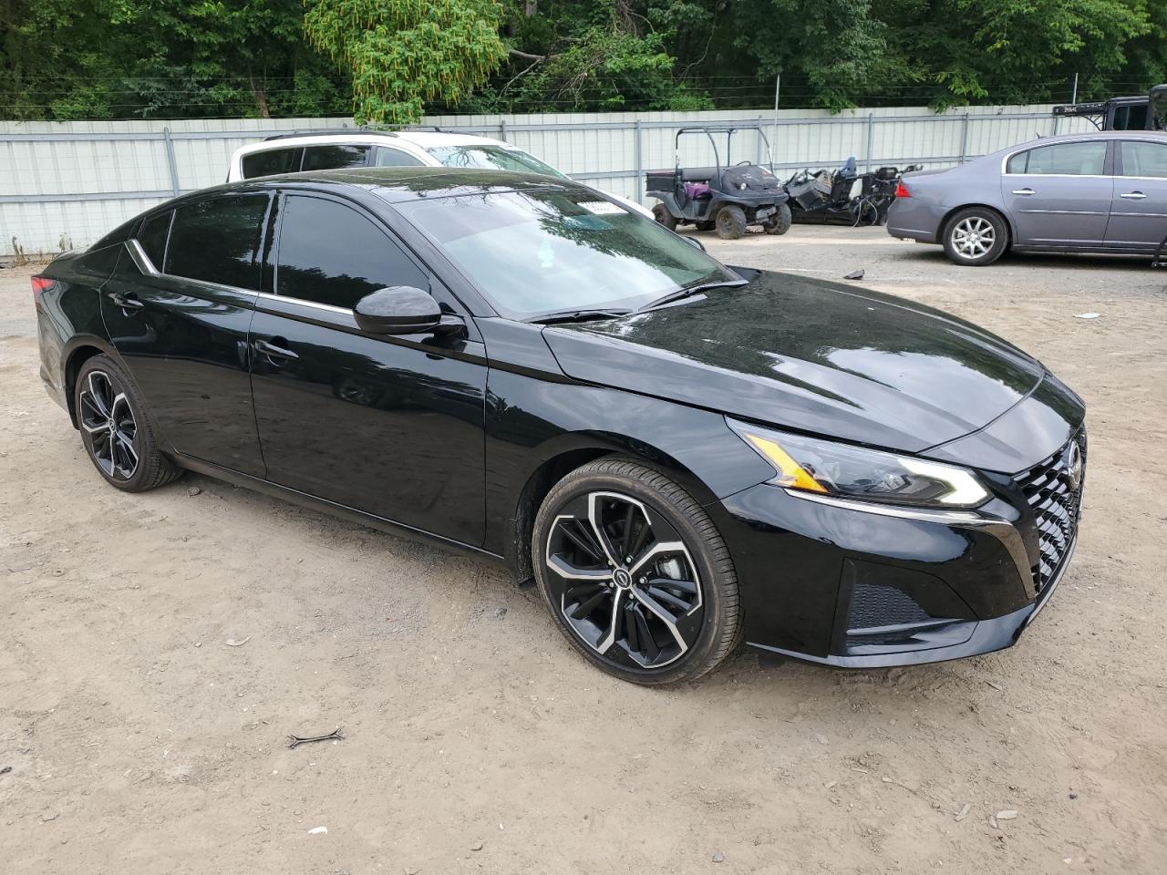 2023 Nissan Altima Sr - Фото 4