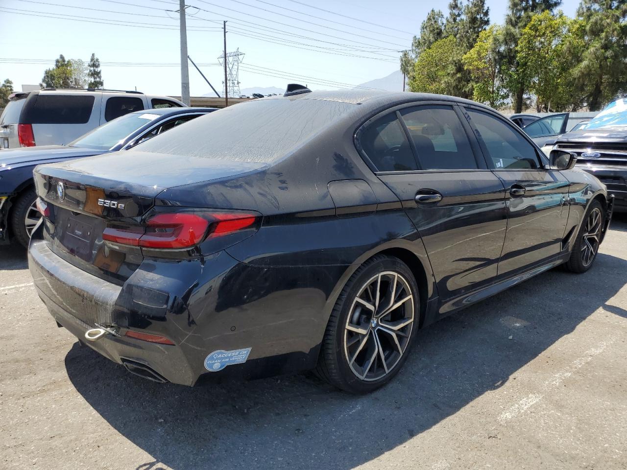 2021 BMW 530E - Image 3