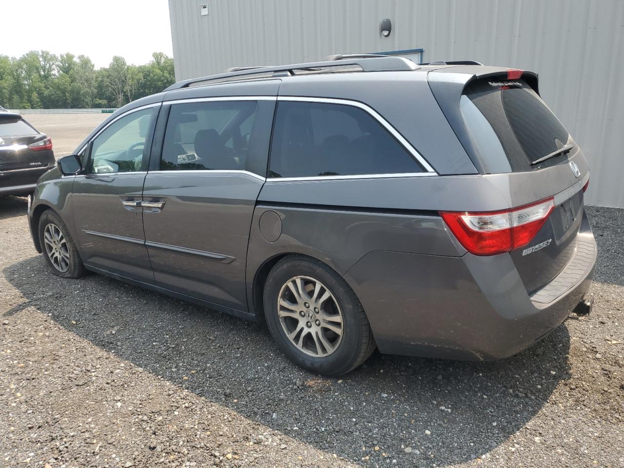 2013 Honda Odyssey Exl - Image 2