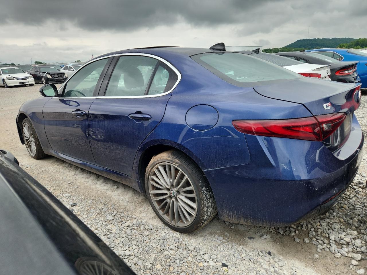 2017 Alfa Romeo Giulia Ti Q4 - Image 2