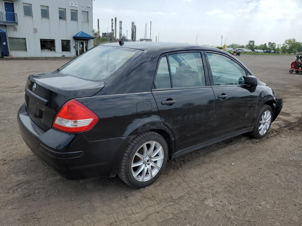 2011 Nissan Versa S - Фото 3