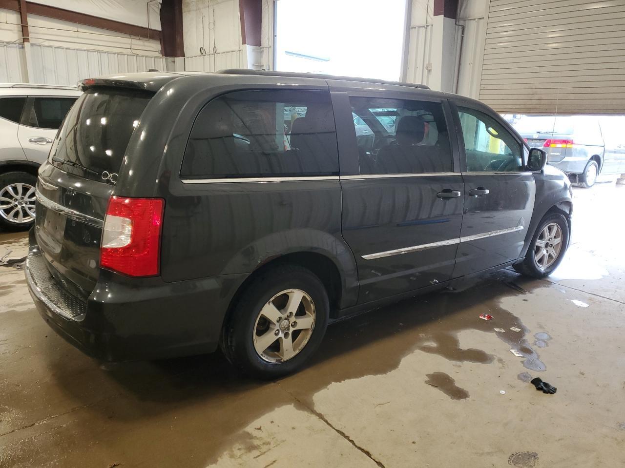 2012 Chrysler Town & Country Touring - Image 3