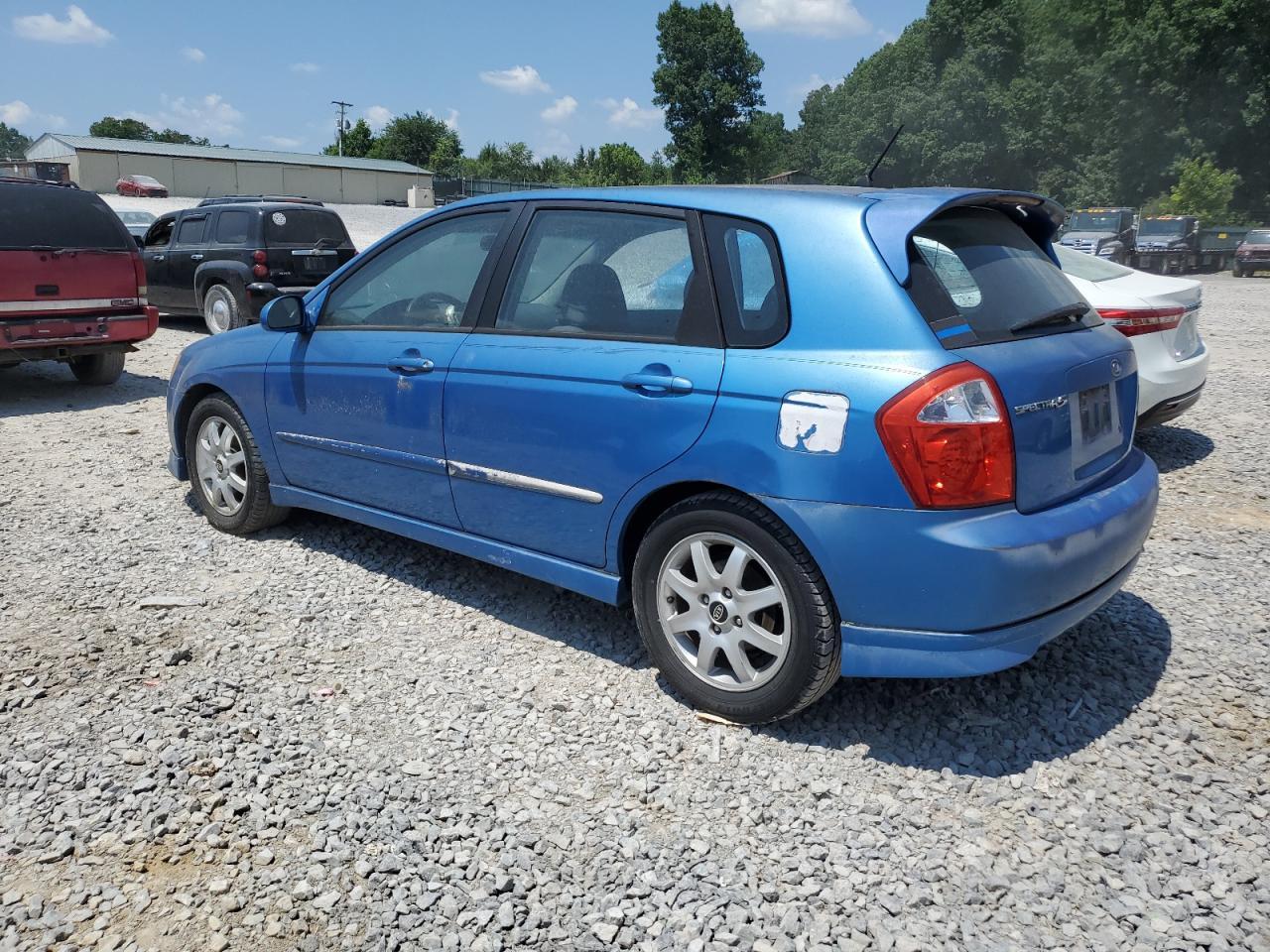 2005 Kia Spectra5 - Image 2