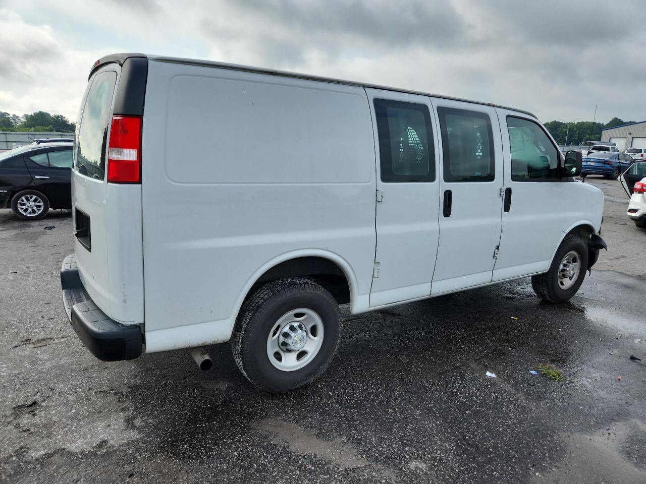 2020 Chevrolet Express G2500 - Фото 3