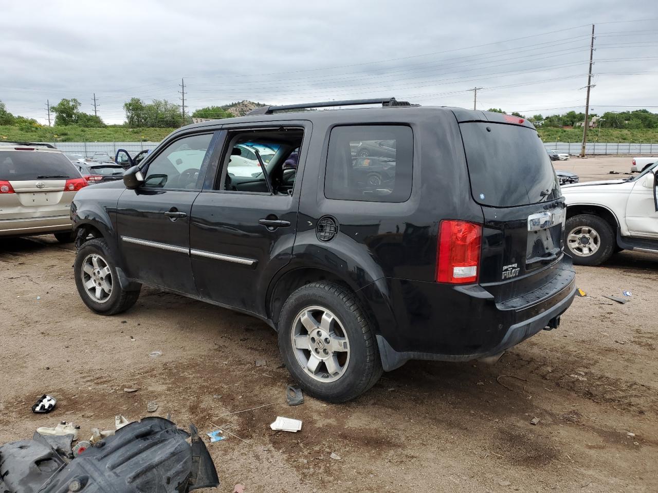 2011 Honda Pilot Touring - Image 2