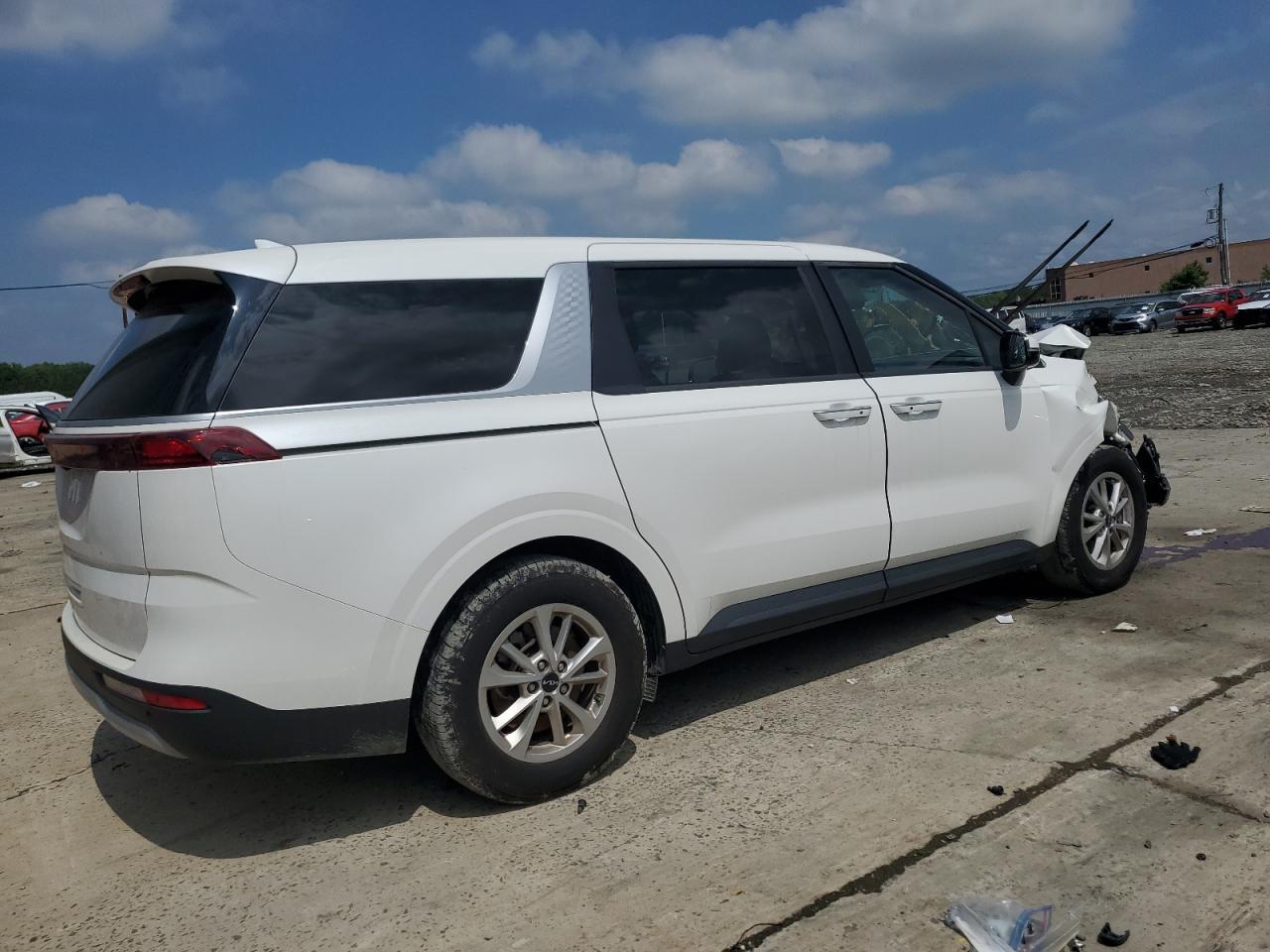 2022 Kia Carnival Lx - Image 3