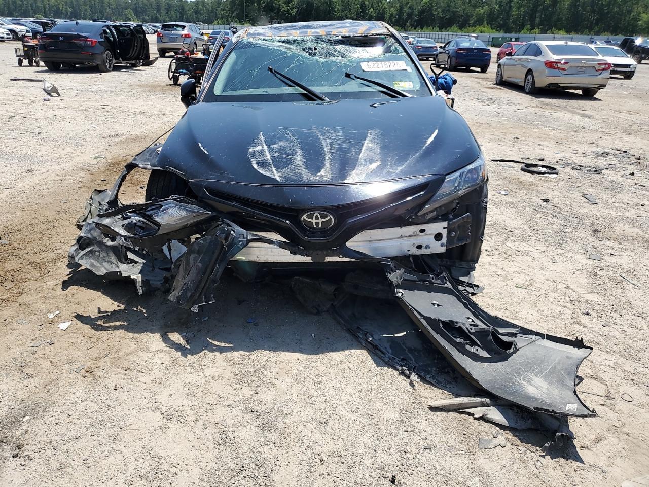 2021 Toyota Camry Se - Фото 5