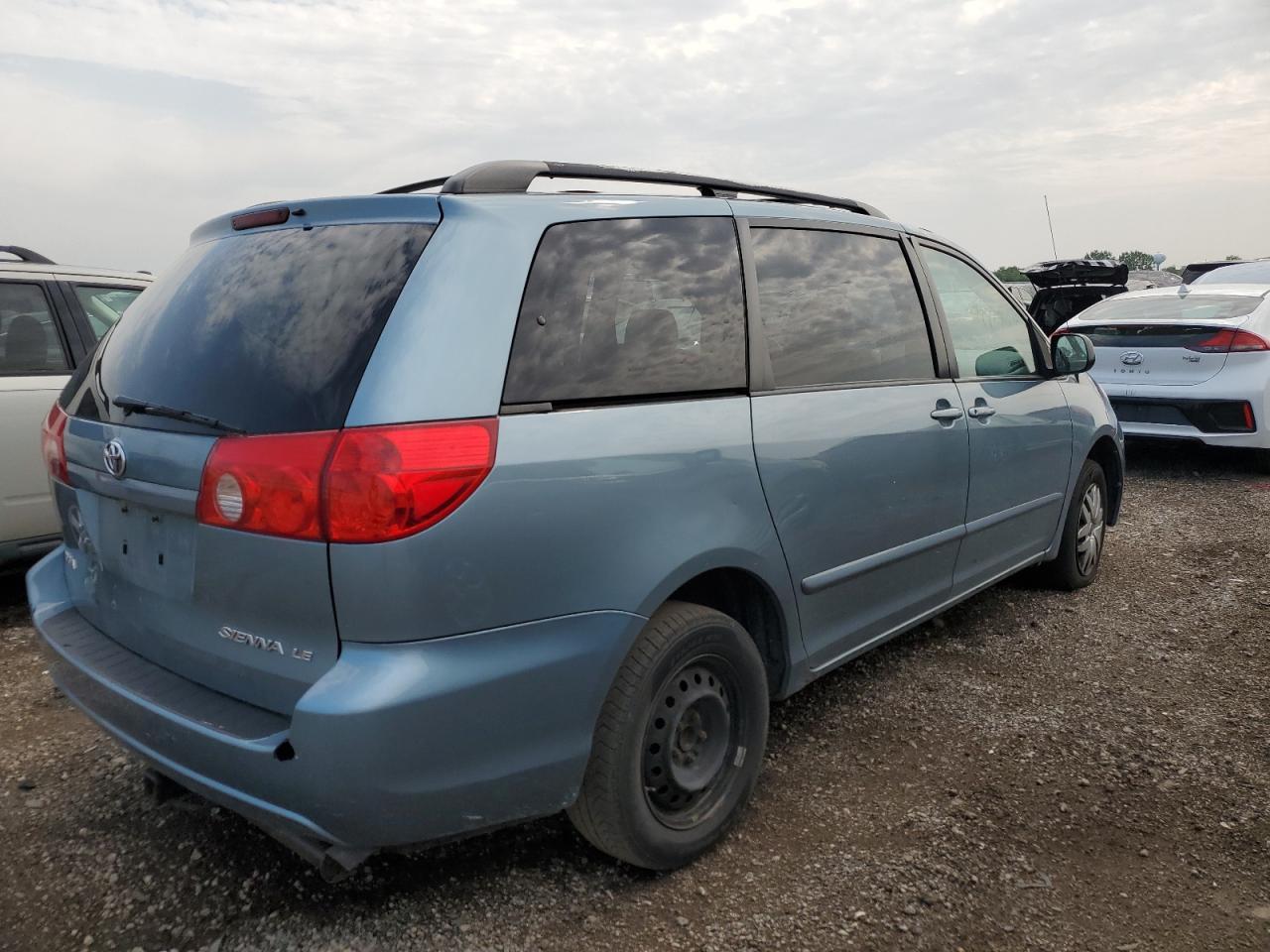 2008 Toyota Sienna Ce - Image 3