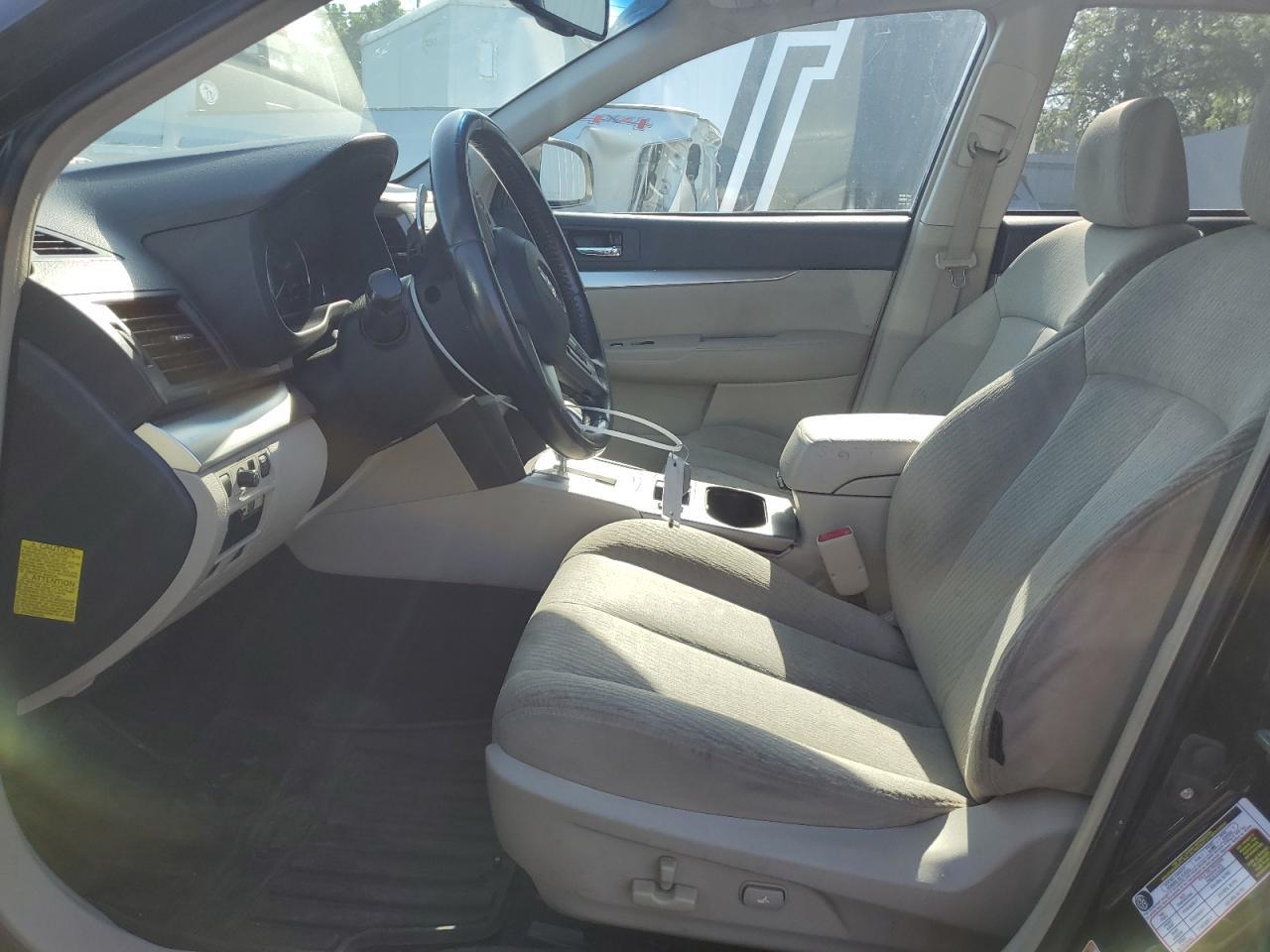 2010 Subaru Outback 2.5I Premium - Image 7