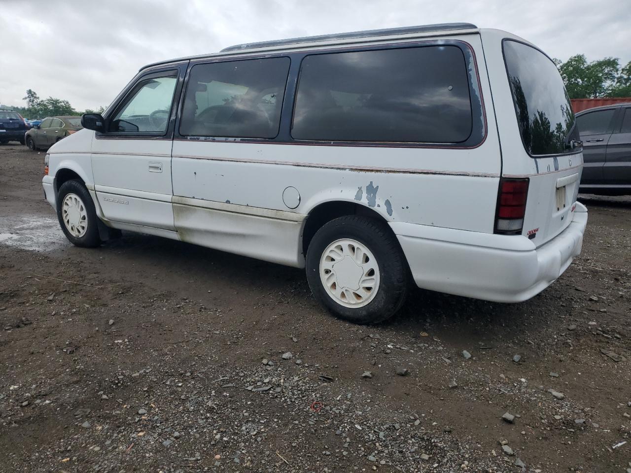 1994 Dodge Grand Caravan Le - Image 2