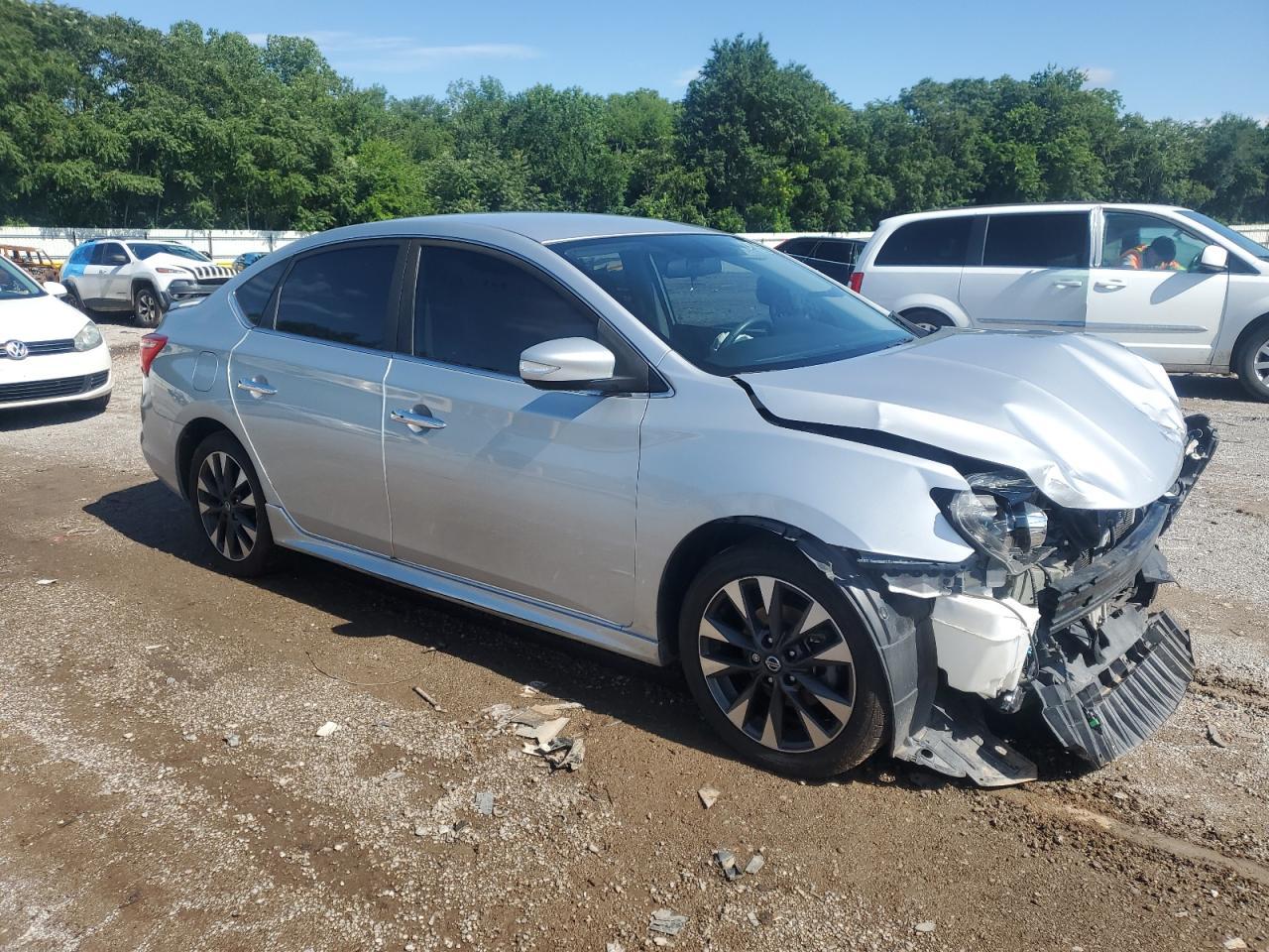 2017 Nissan Sentra S - Фото 4