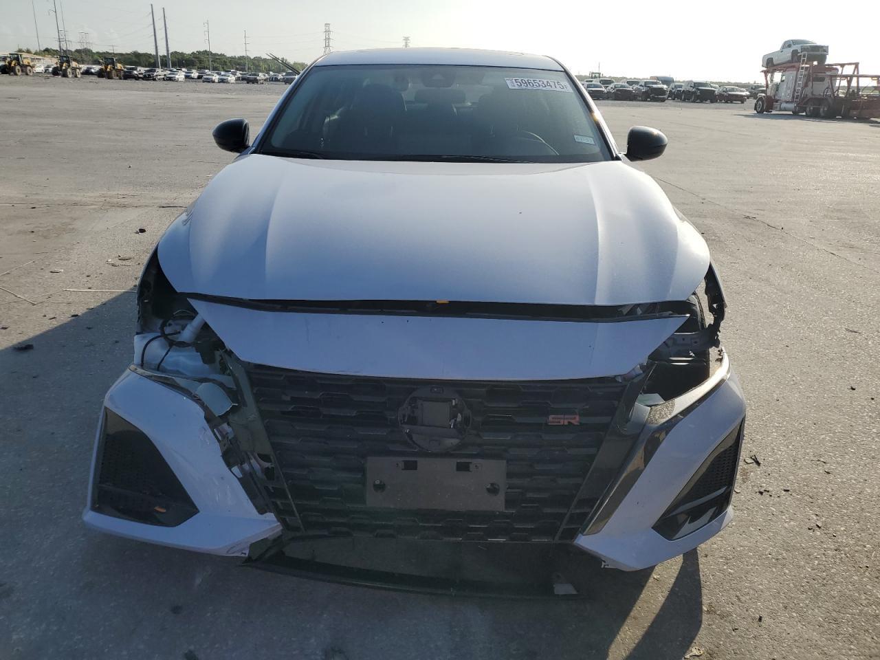 2025 Nissan Altima Sr - Фото 5