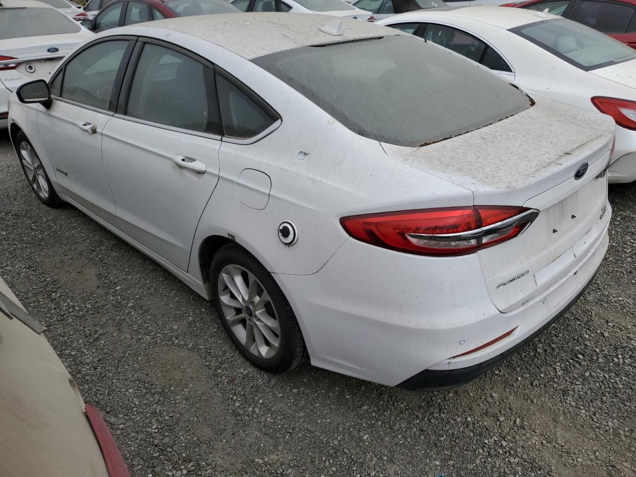 2019 Ford Fusion Se - Фото 2