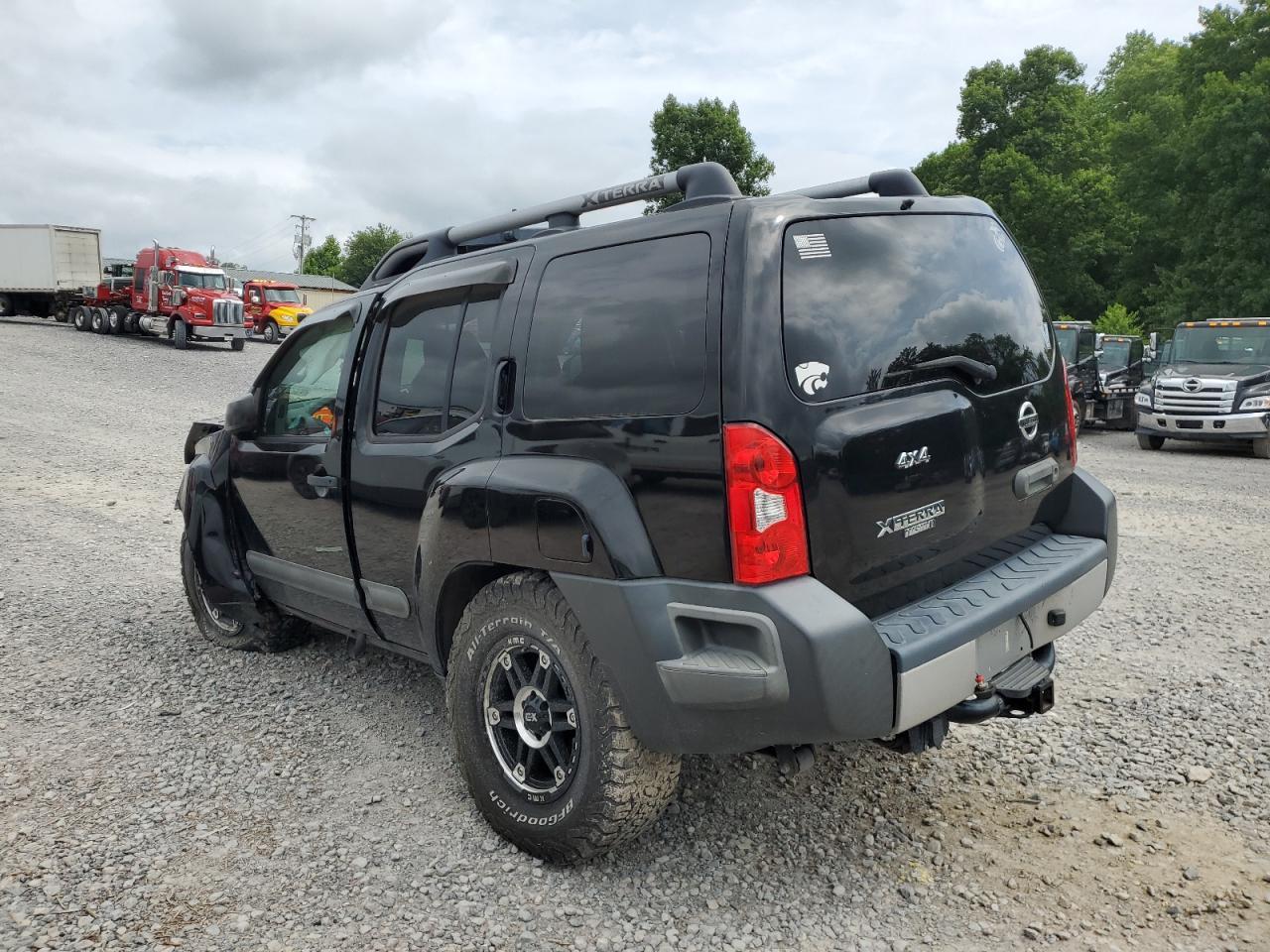 2014 Nissan Xterra X - Image 2