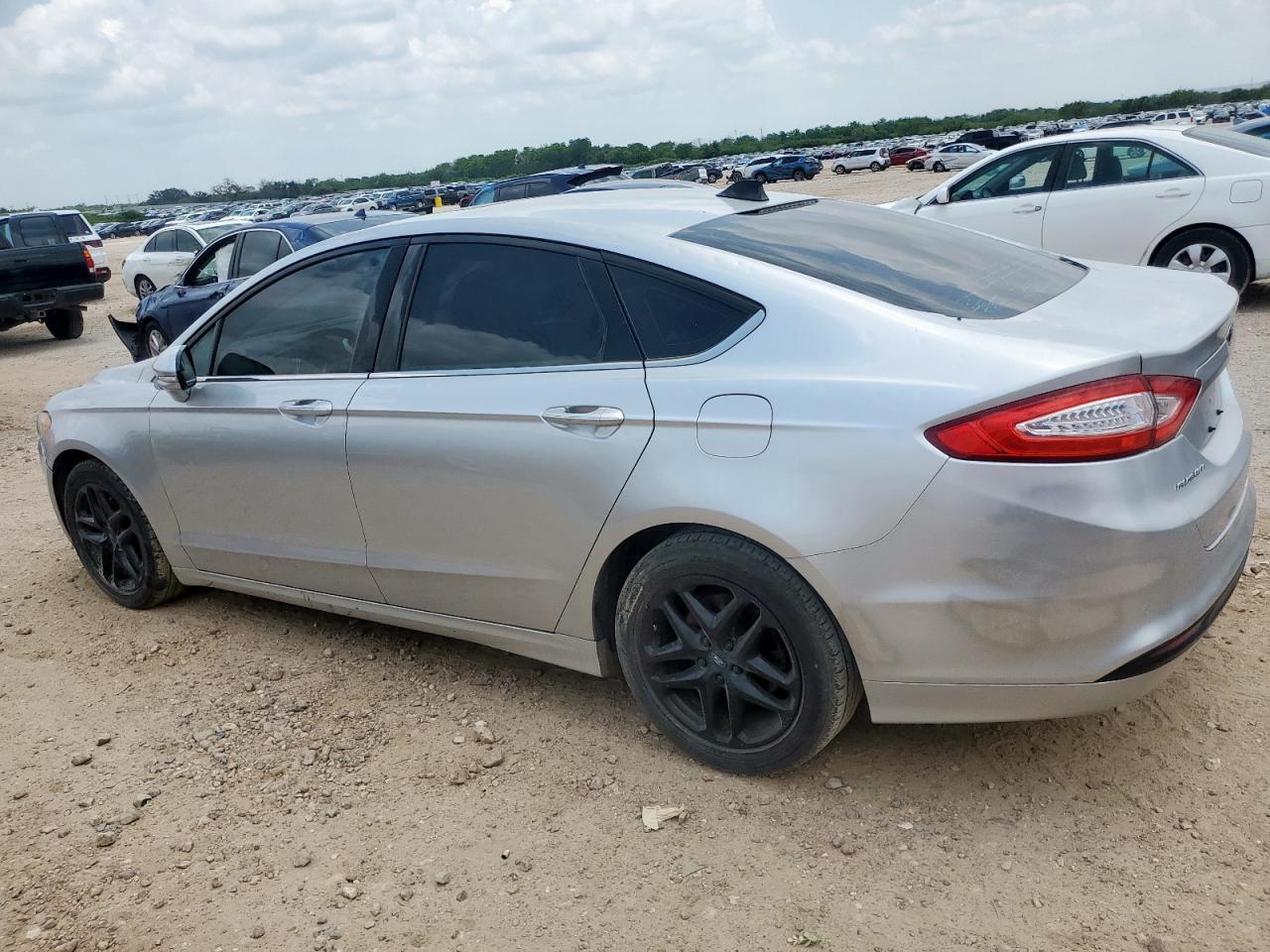 2014 Ford Fusion Se - Фото 2