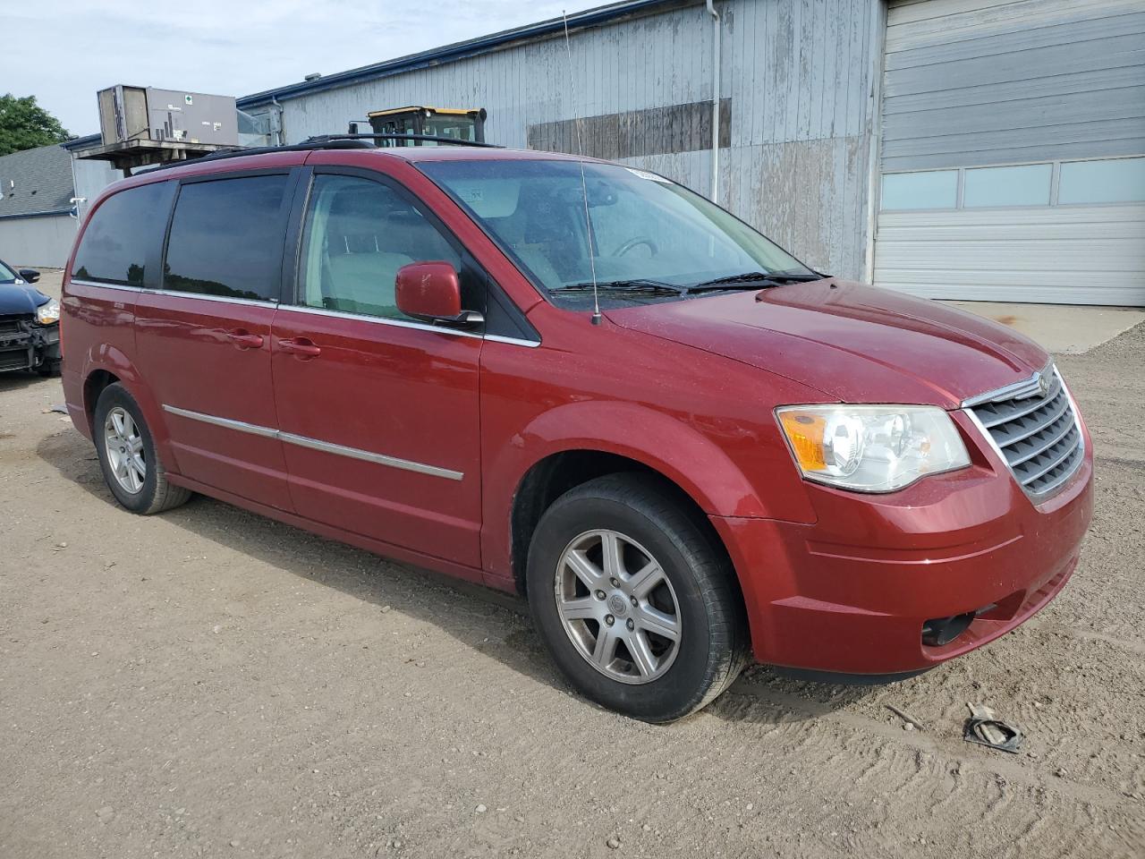 2010 Chrysler Town & Country Touring - Image 4