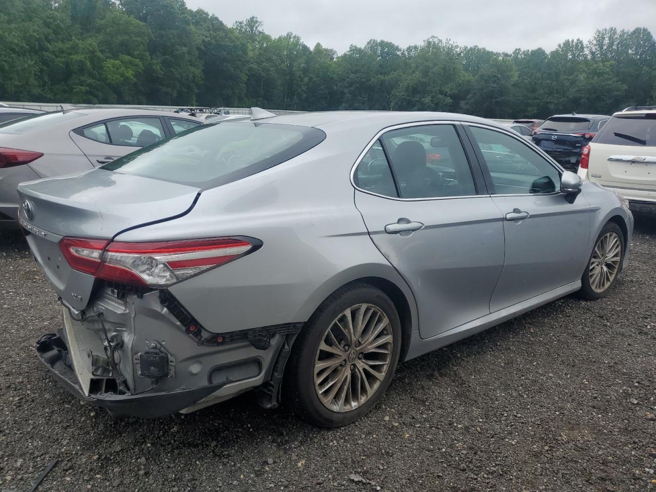 2020 Toyota Camry Xle - Фото 3