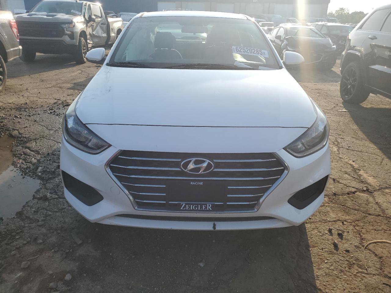 2022 Hyundai Accent Se - Фото 5