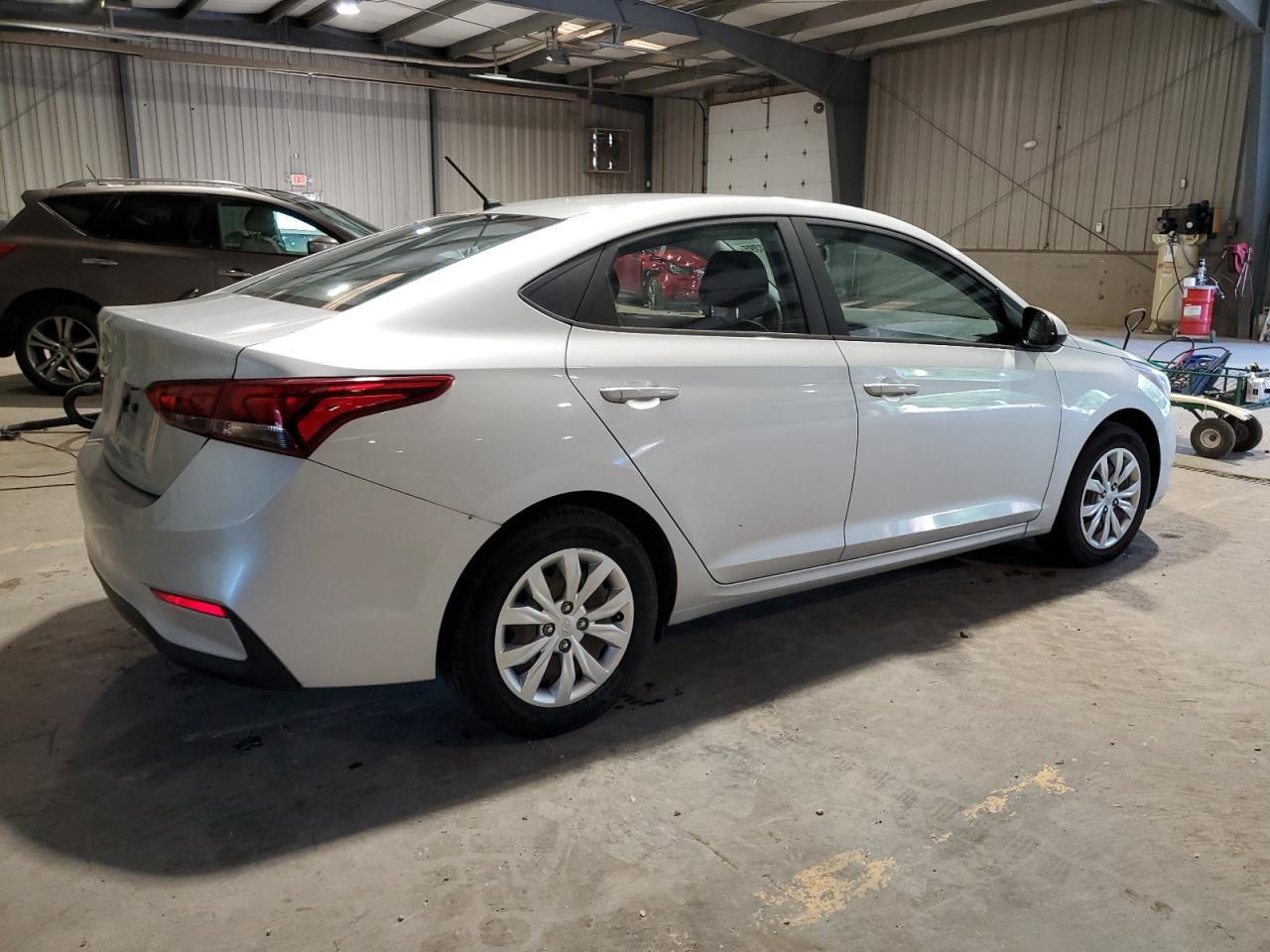 2019 Hyundai Accent Se - Фото 3