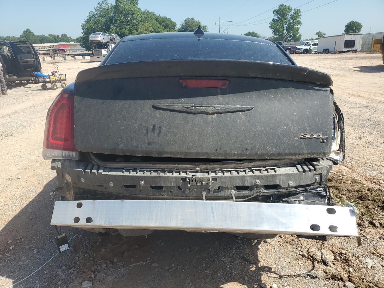 2017 Chrysler 300 S - Image 6