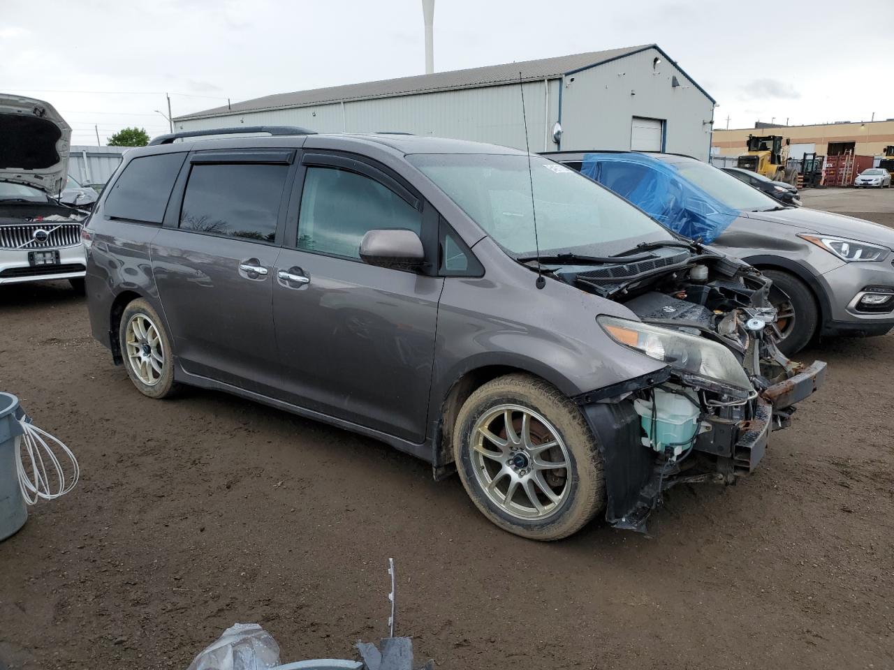 2014 Toyota Sienna Sport - Фото 4