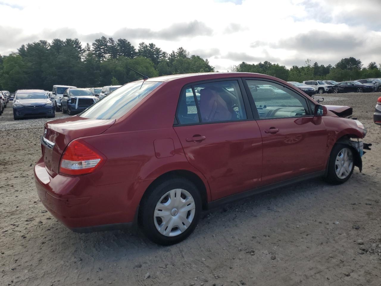 2011 Nissan Versa S - Image 3