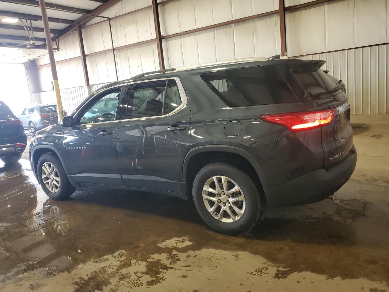2018 Chevrolet Traverse Lt - Фото 2