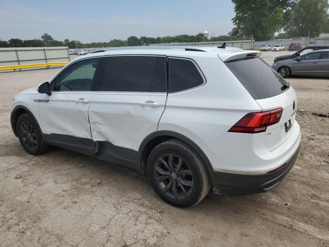 2022 Volkswagen Tiguan Se - Image 2