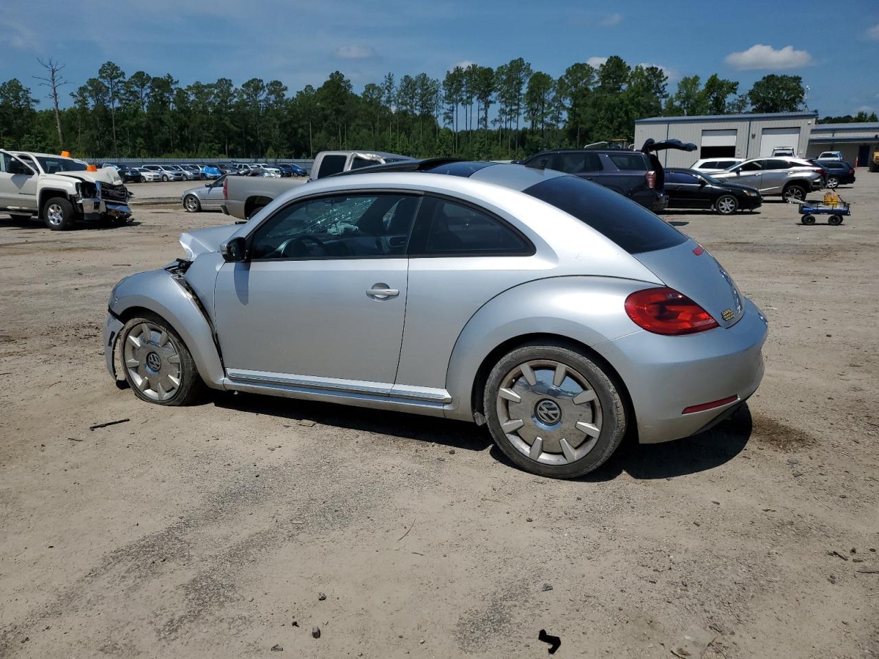 2012 Volkswagen Beetle - Image 2