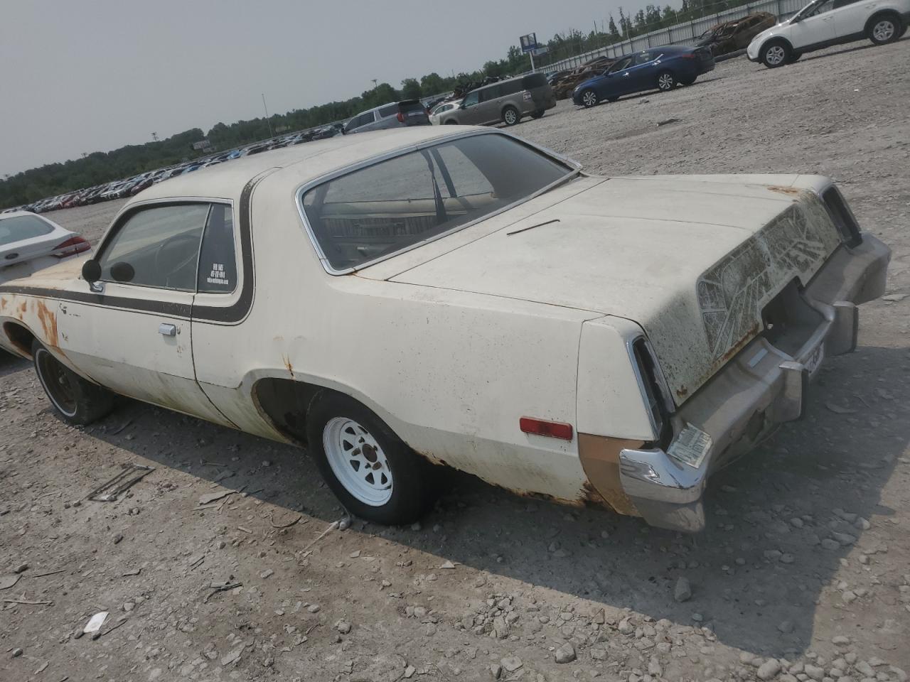 1975 Plymouth Roadrunner - Image 2
