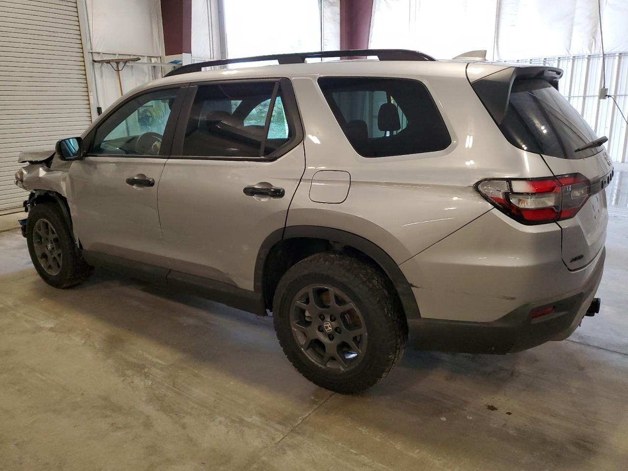2025 Honda Pilot Trailsport - Image 2
