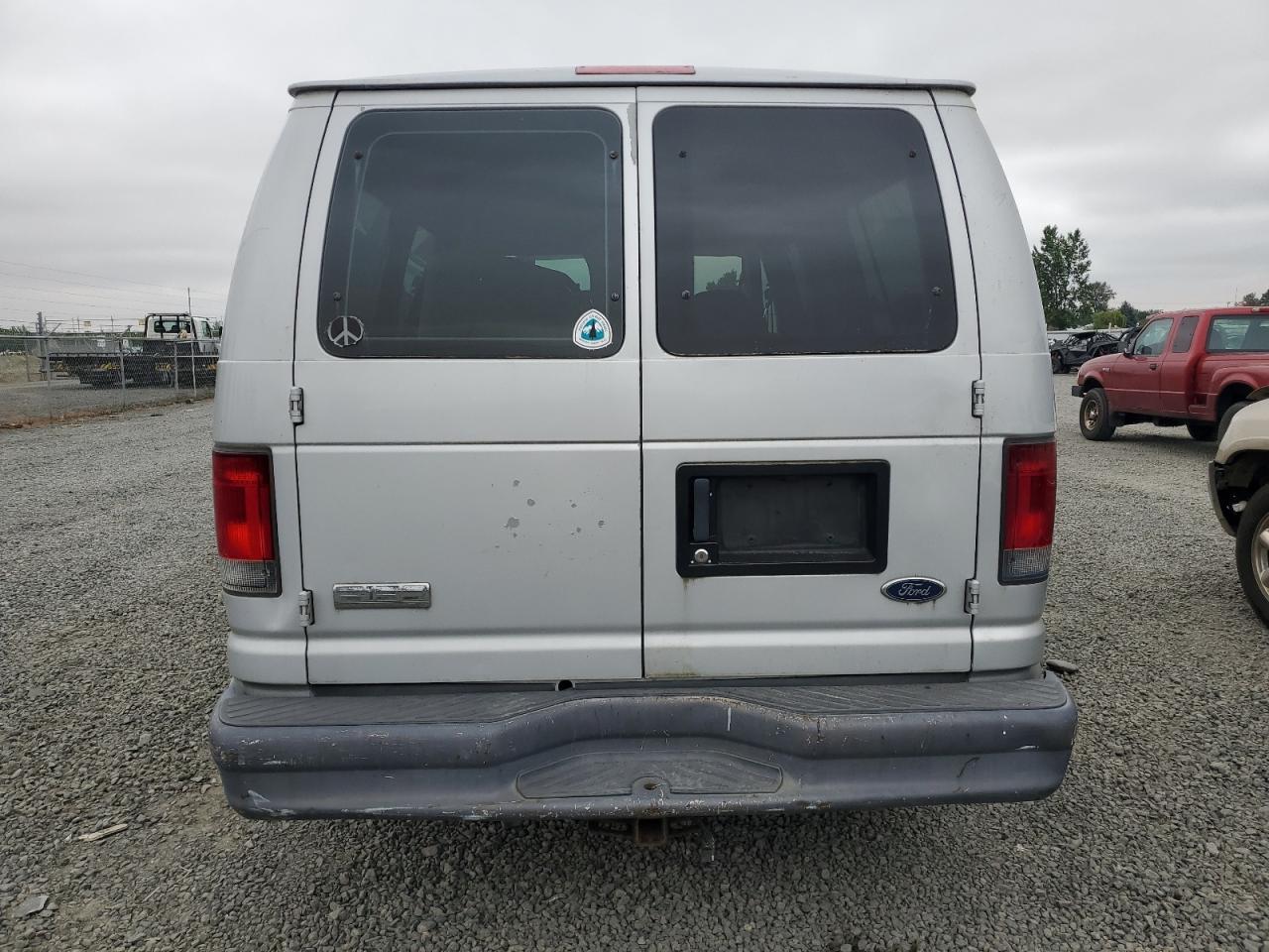 2006 Ford Econoline E150 Wagon - Фото 6