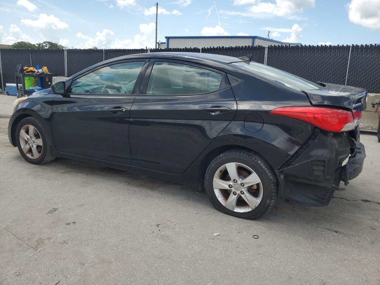 2013 Hyundai Elantra Gls - Image 2