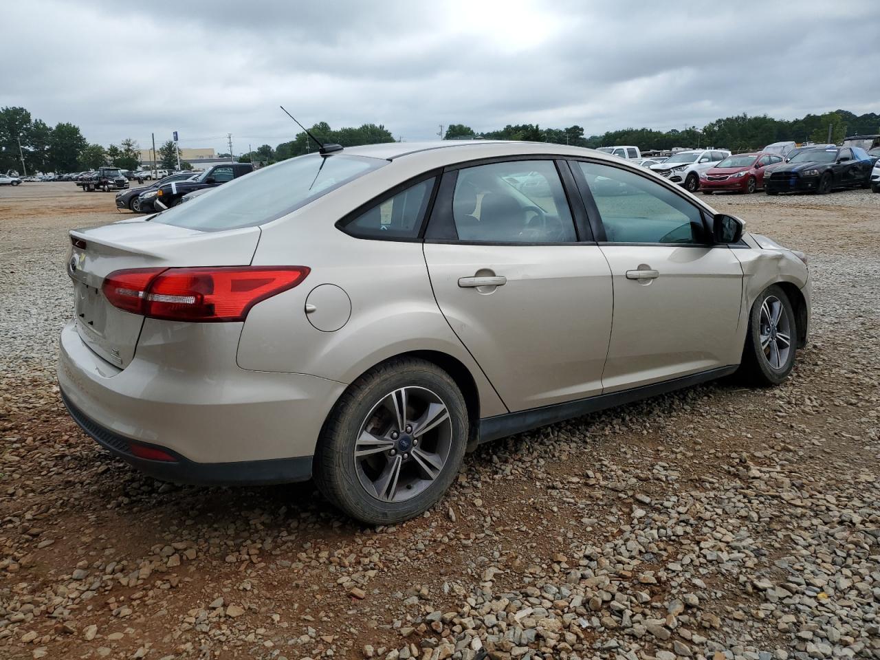 2017 Ford Focus Se - Image 3