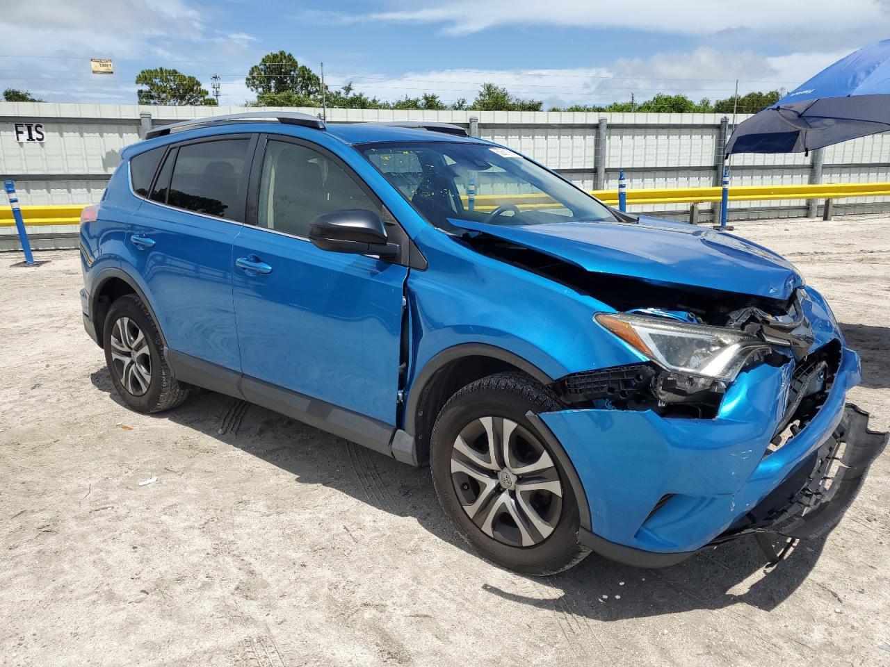 2018 Toyota Rav4 Le - Image 4