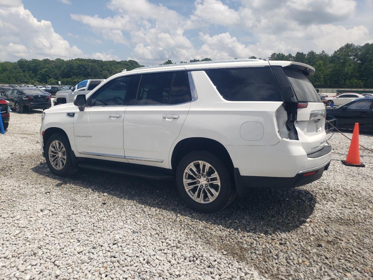 2021 GMC Yukon Slt - Фото 2