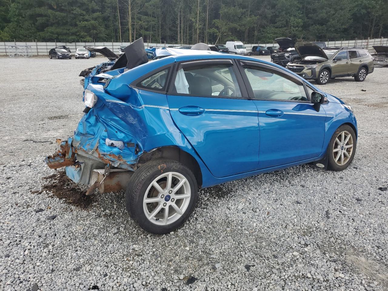 2015 Ford Fiesta Se - Фото 3