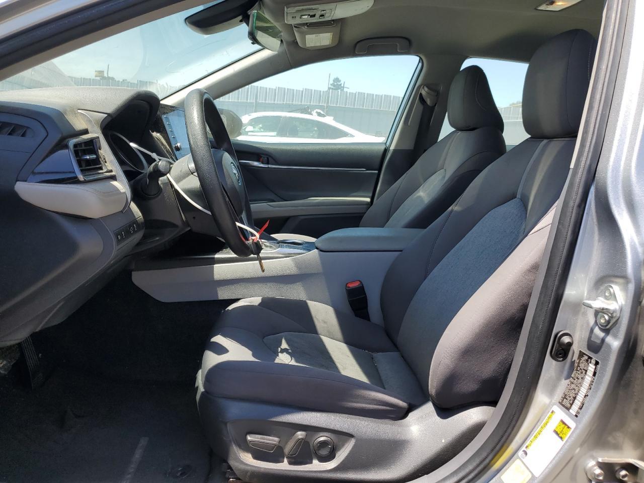 2022 Toyota Camry Le - Image 7