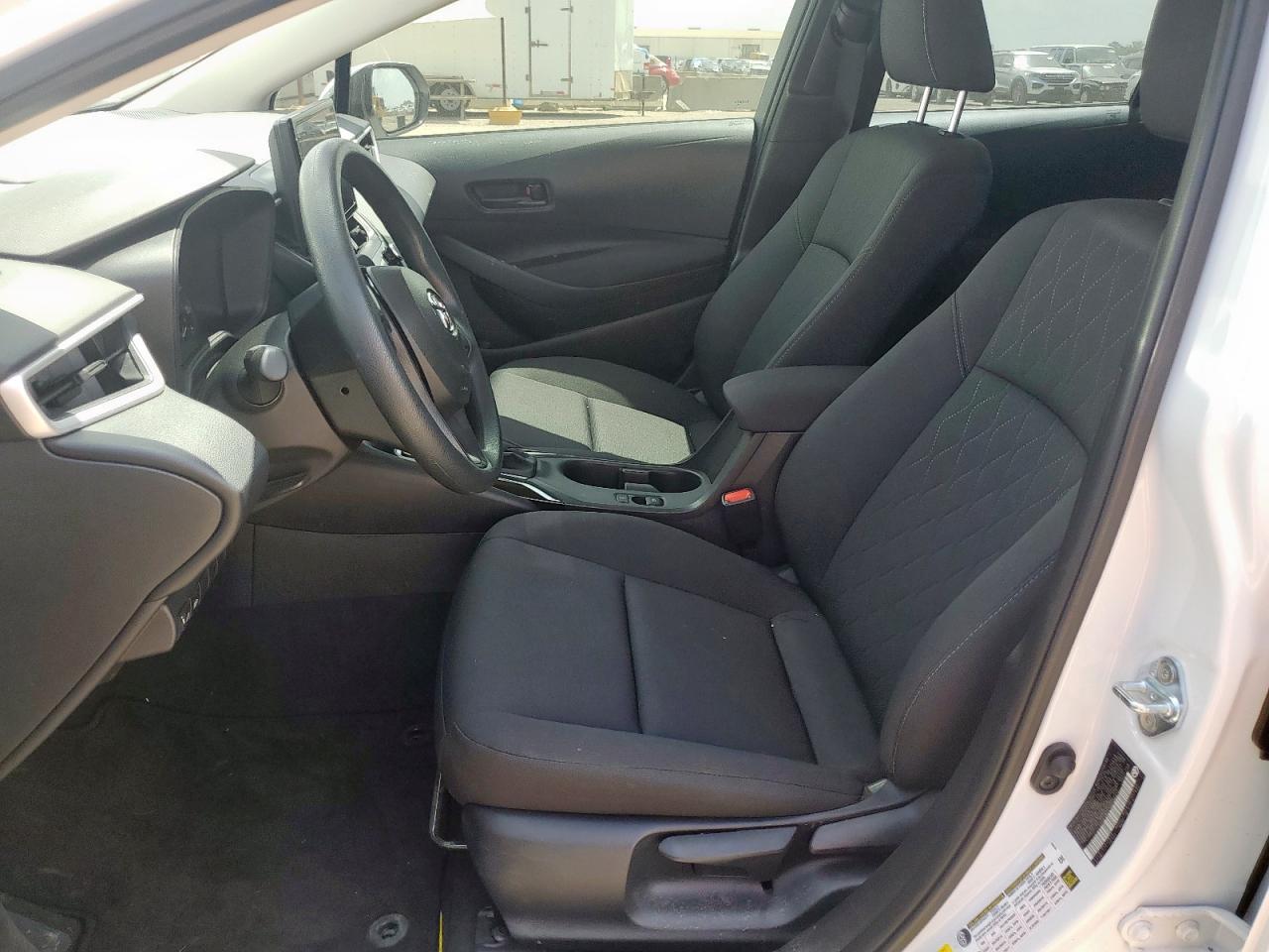 2025 Toyota Corolla Le - Фото 7