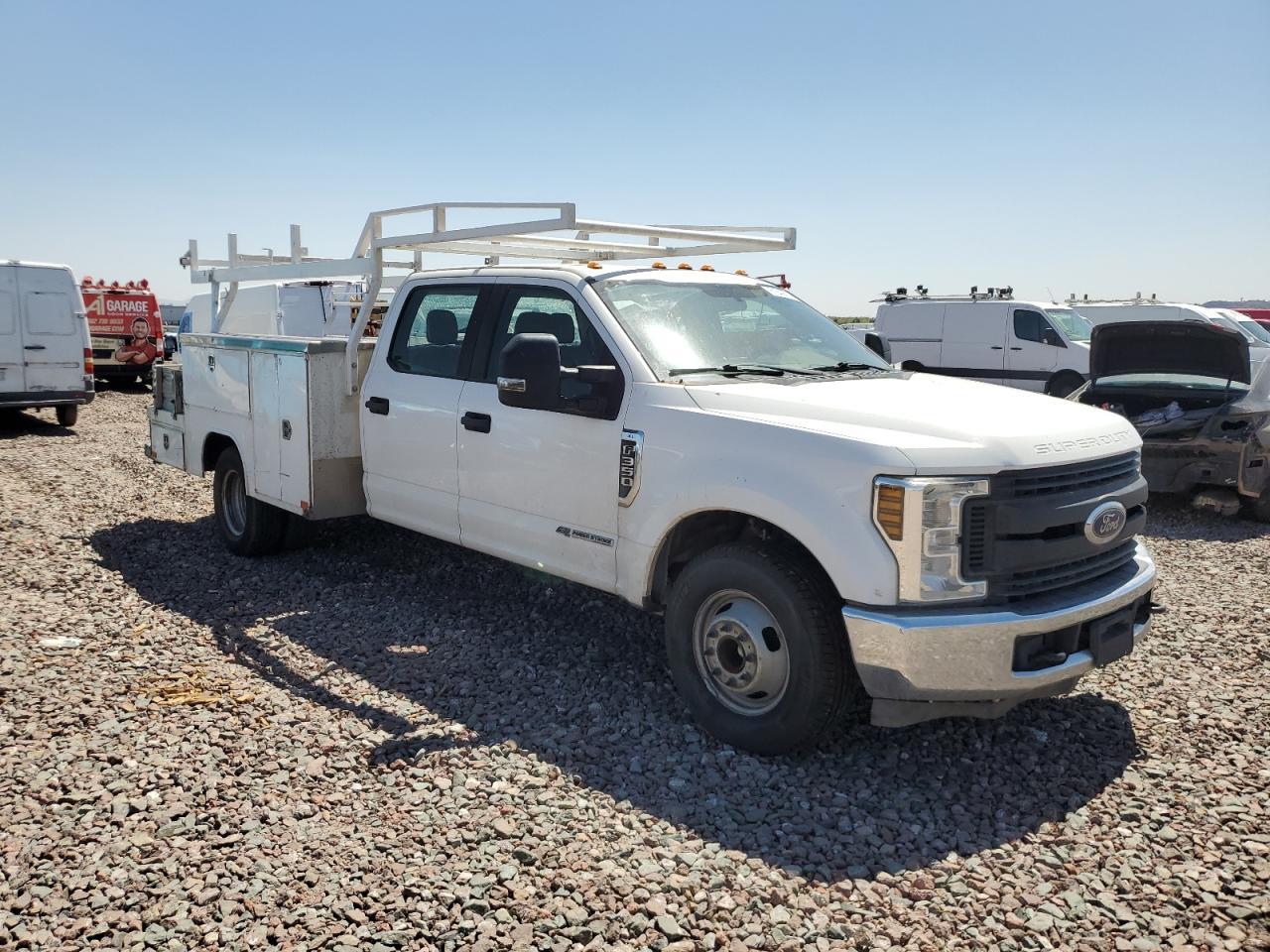 2019 Ford F350 Super Duty - Фото 4