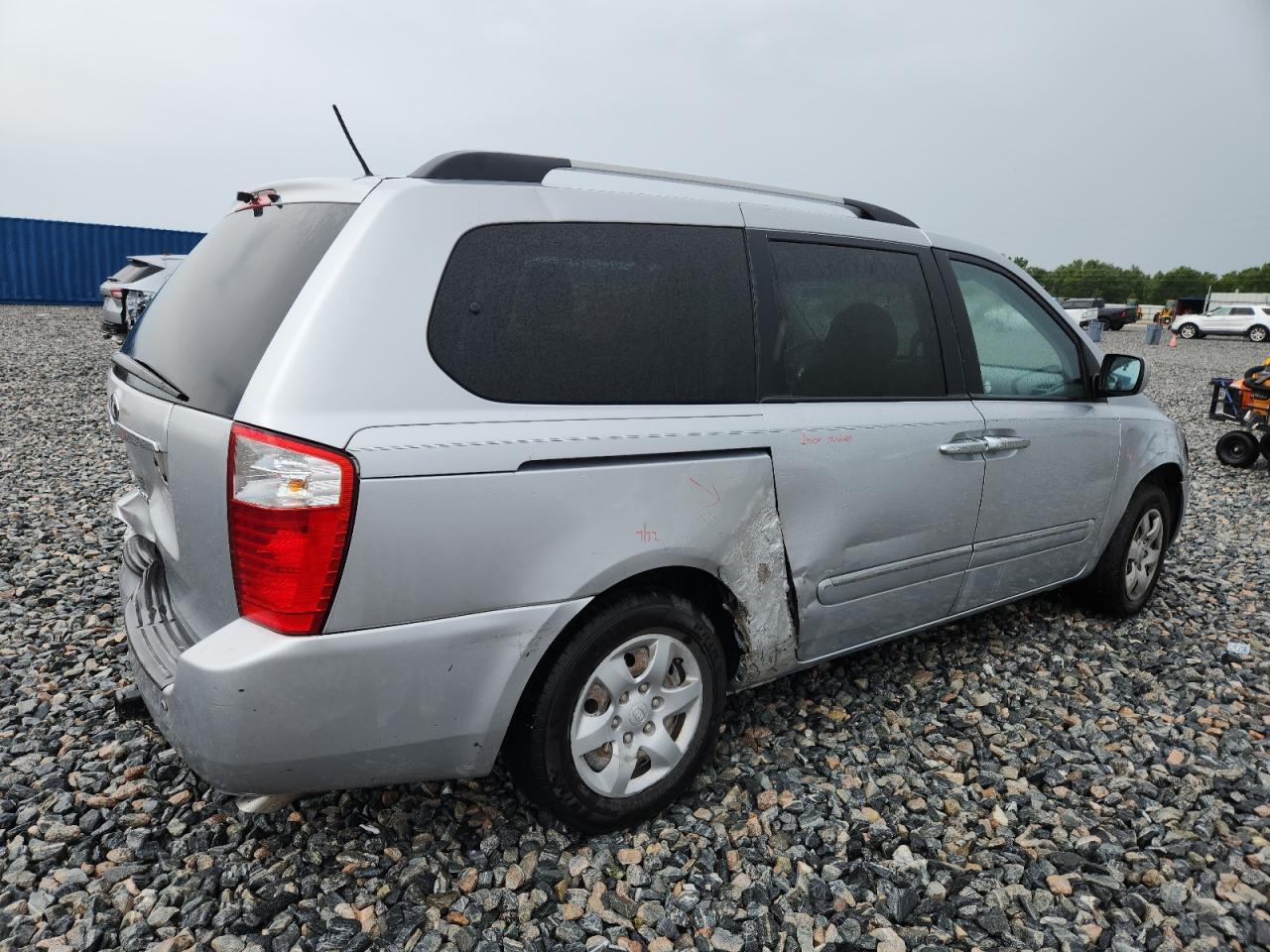 2010 Kia Sedona Lx - Фото 3