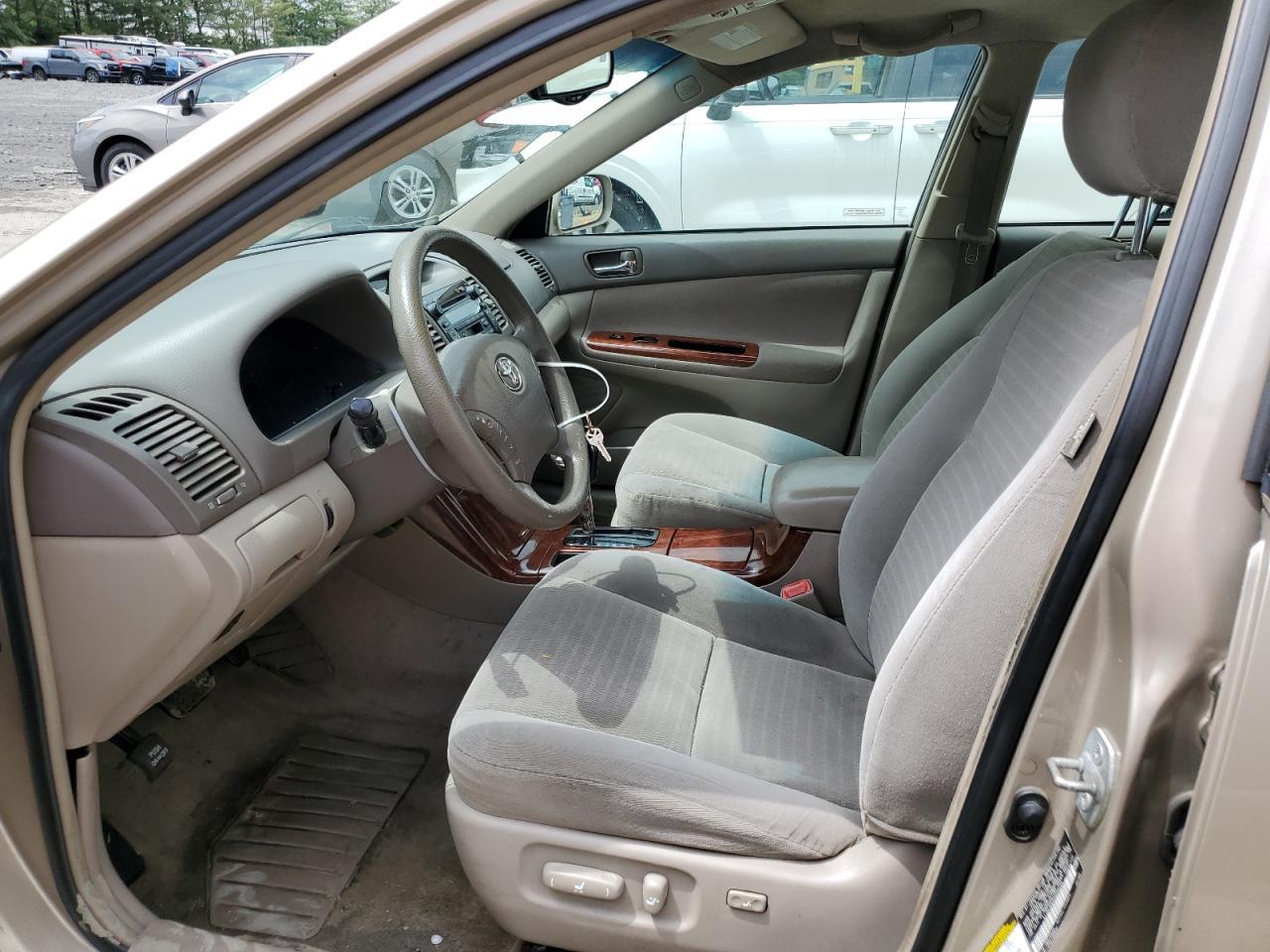 2005 Toyota Camry Le - Image 7