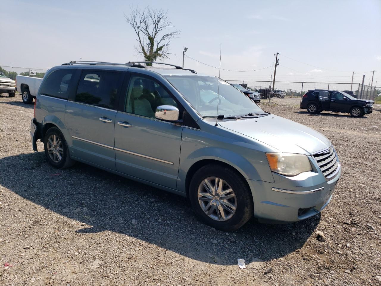 2009 Chrysler Town & Country Limited - Фото 4