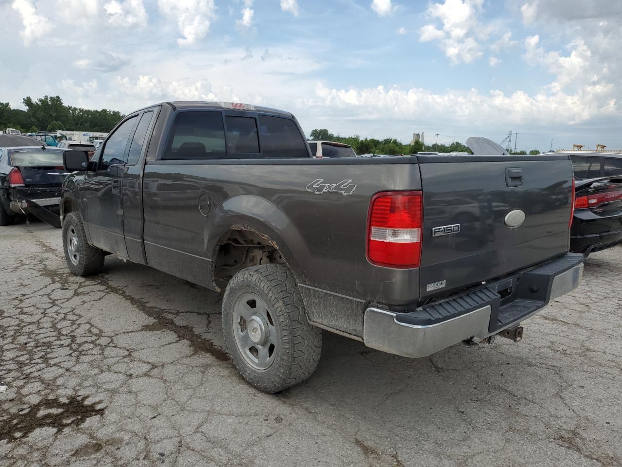 2004 Ford F150 - Image 2