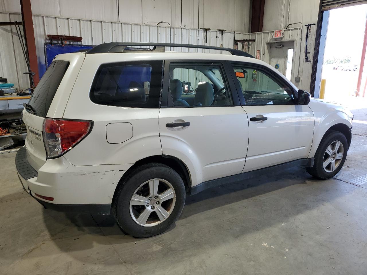 2011 Subaru Forester 2.5X - Фото 3