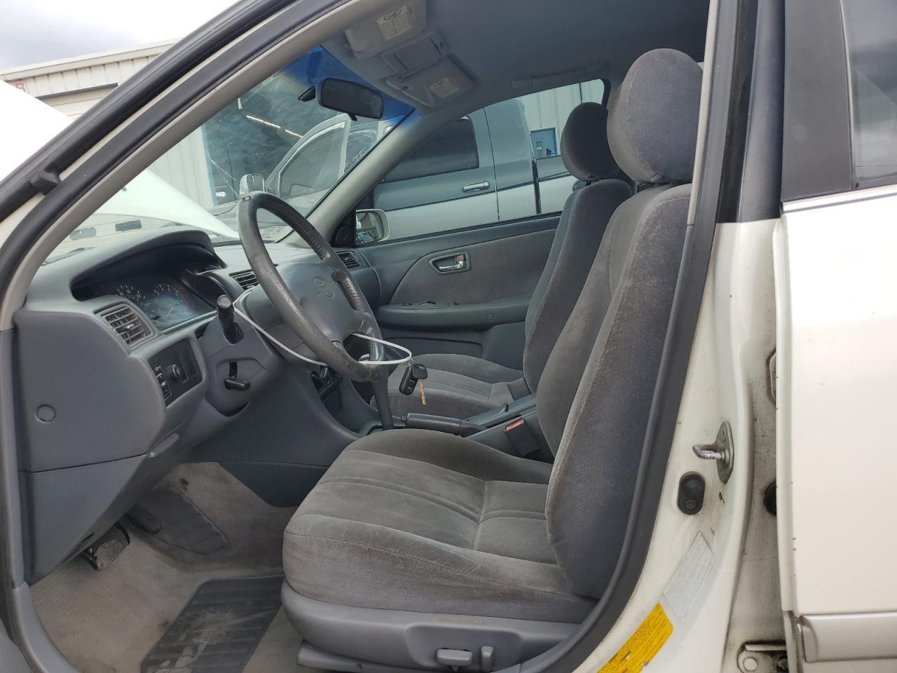 2001 Toyota Camry Le - Фото 7