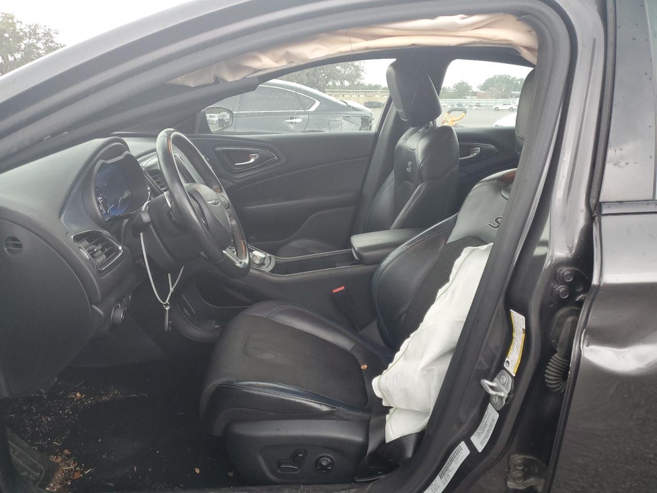 2016 Chrysler 200 S - Image 7