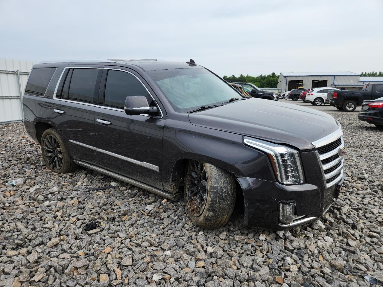 2017 Cadillac Escalade Premium Luxury - Image 4